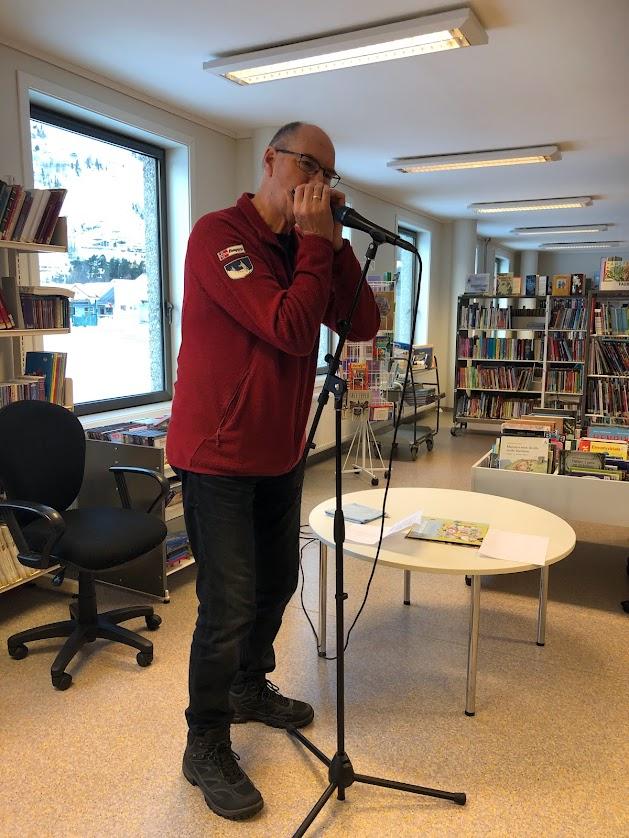 Kjell Rønning brukte munnspelet som utgangspunkt.