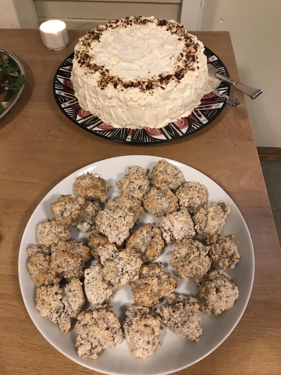 Bløtkake og nøttekaker