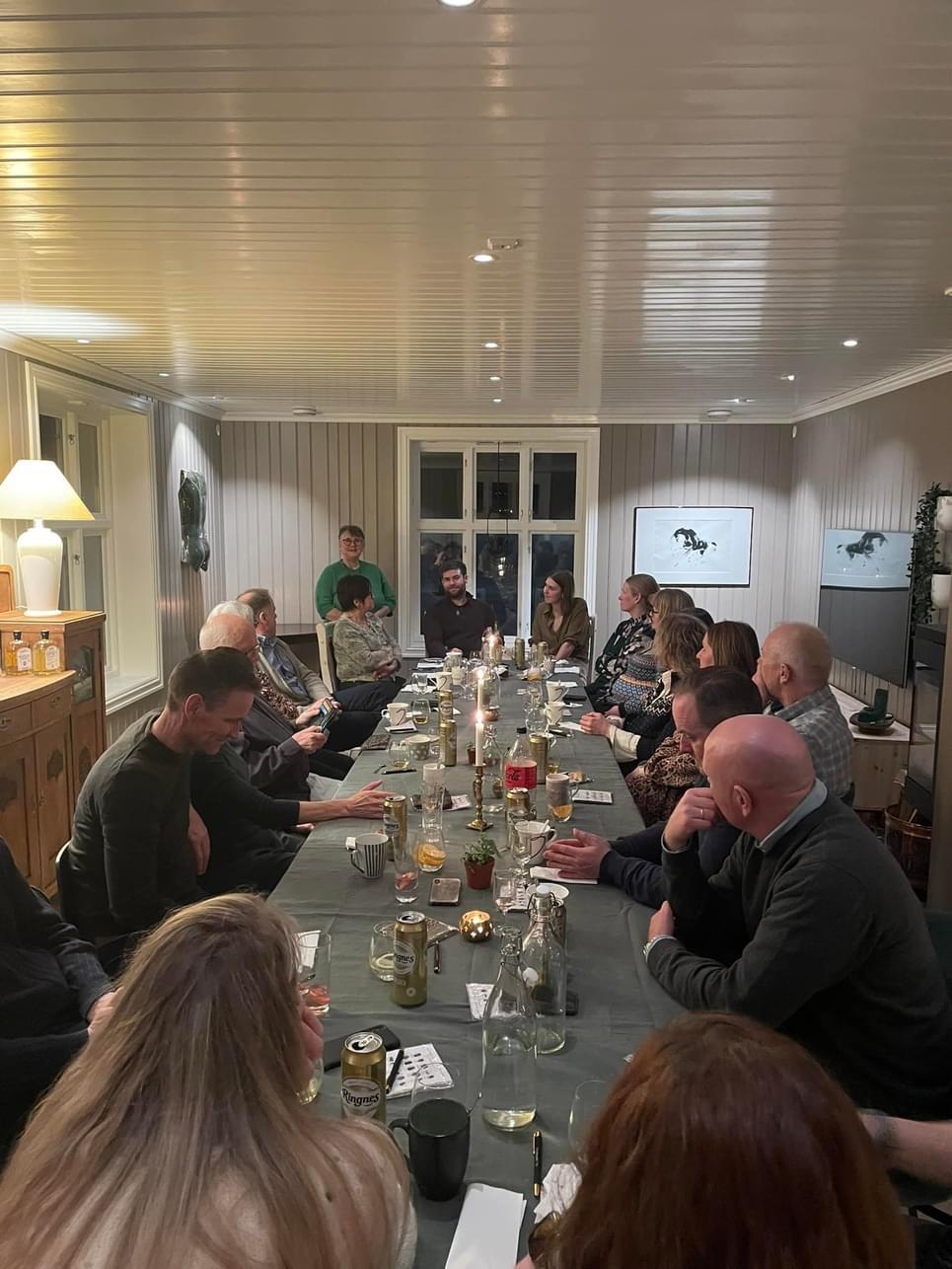 God stemning og mye kunnskap.