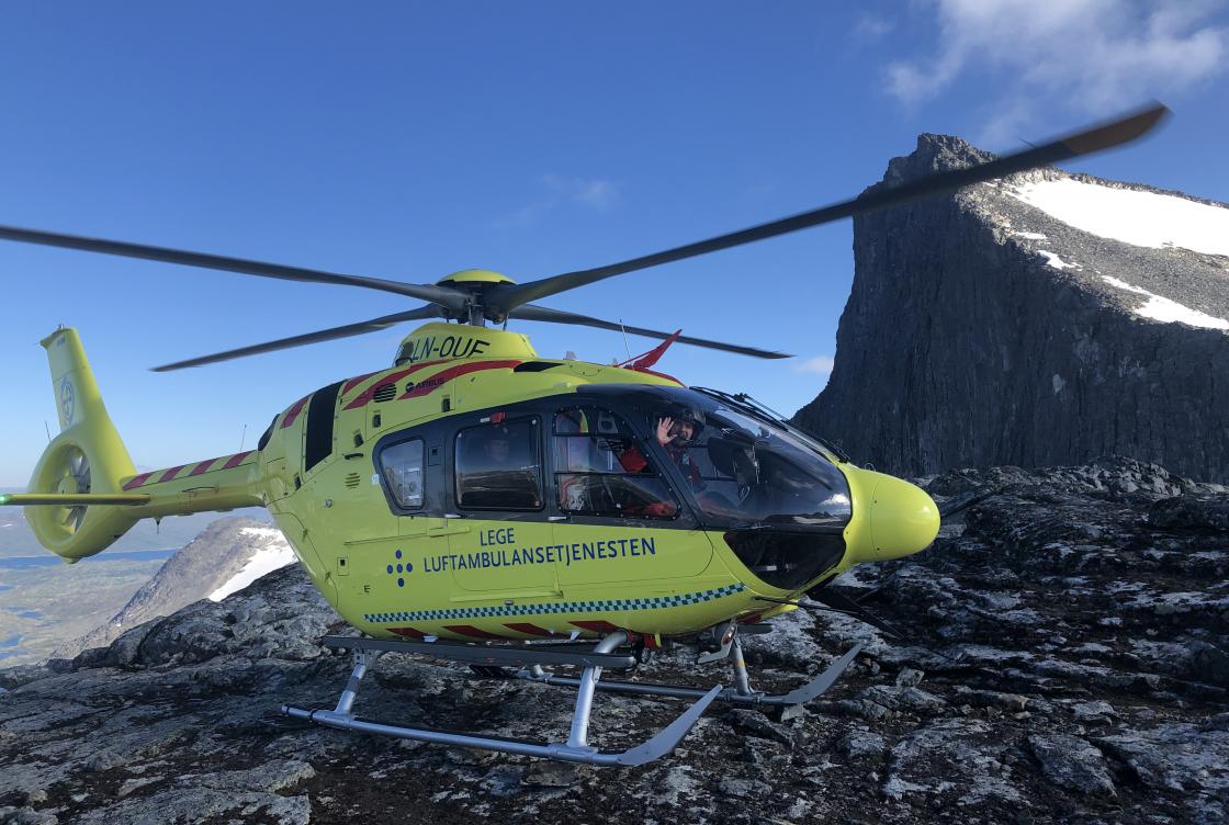 Luftambulansen, dei gule helikoptera.