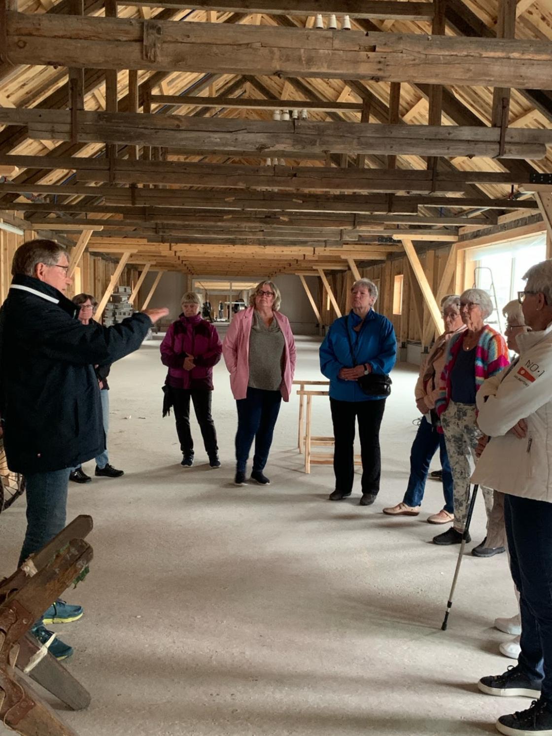 Interessant historie og kunnskap ble formidlet av Arne Steinsbø