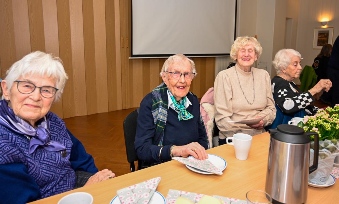 Slagendamer klare for møtekveld