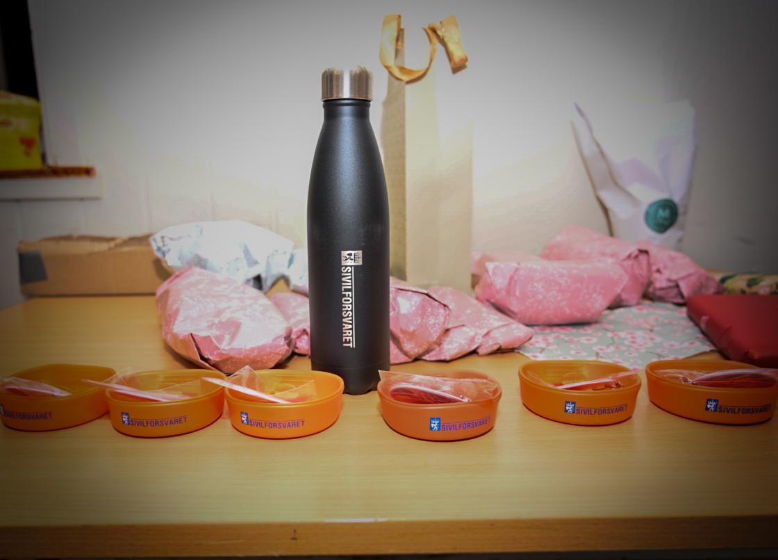 Drikkeflaske og turkopper fra Sivilforsvaret ble loddet ut. Blant andre spennende gevinster