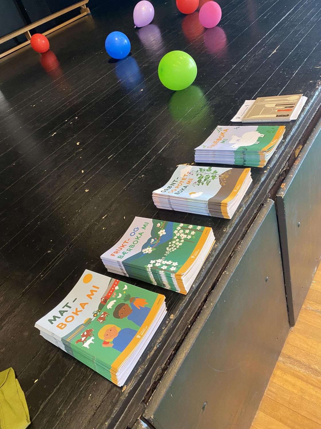 Hefter som deles ut til prosjekt fra jord til bord