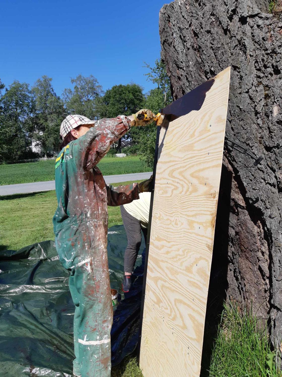 Maling/beising av bordplate