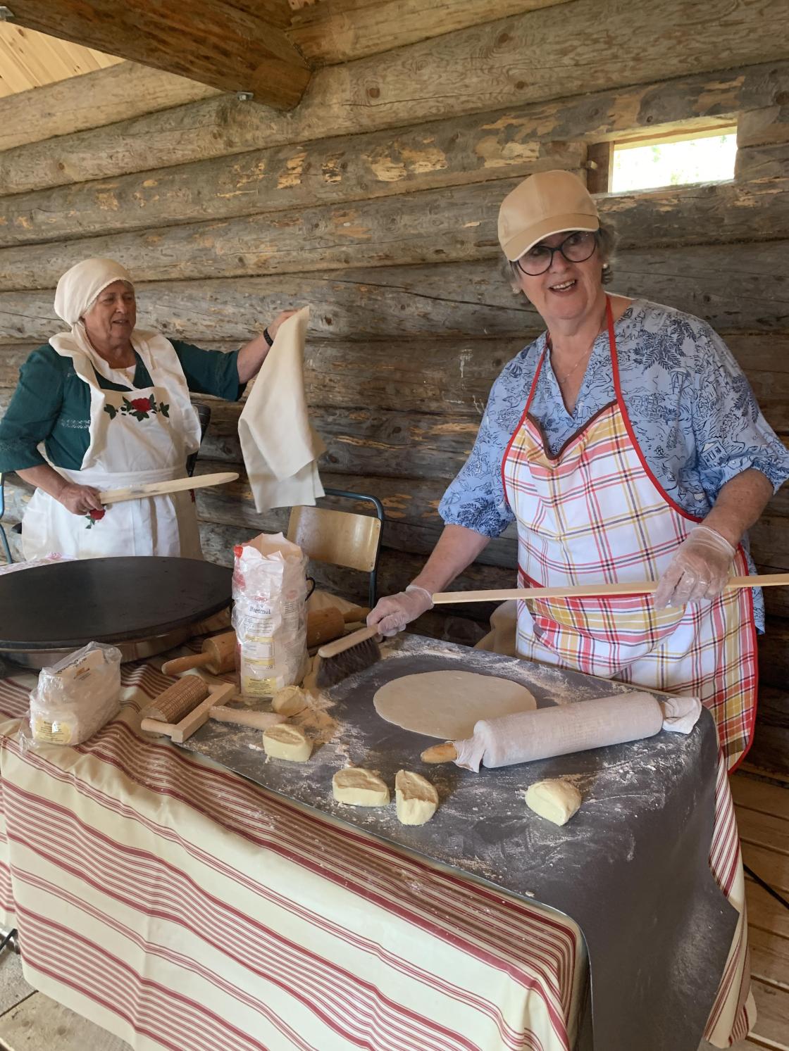 I Bryggerhuset holdt disse to damene til. De bakte potetlomper