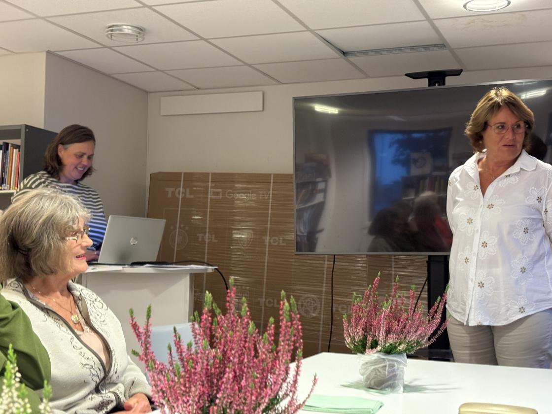 Bjørg leia møtet med stødig hand.