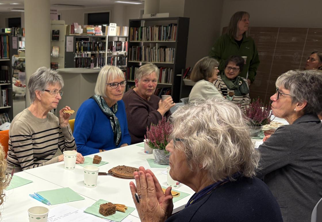 Sveler og sjokoladekake smakte godt.