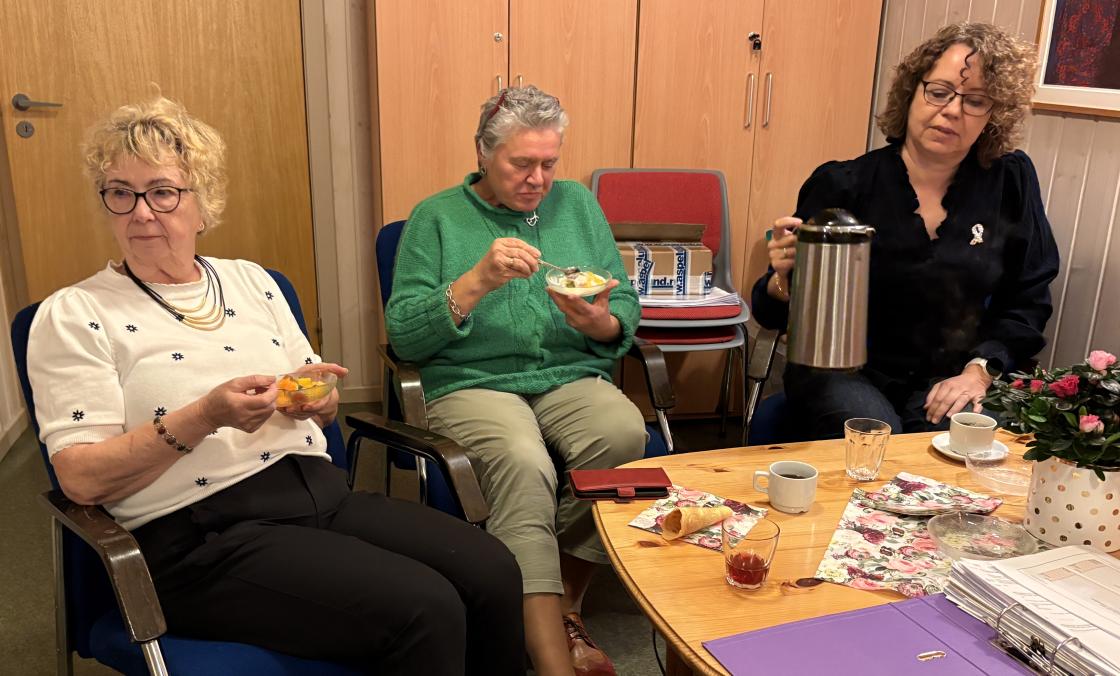 Vi sat litt i kvar vår krå!