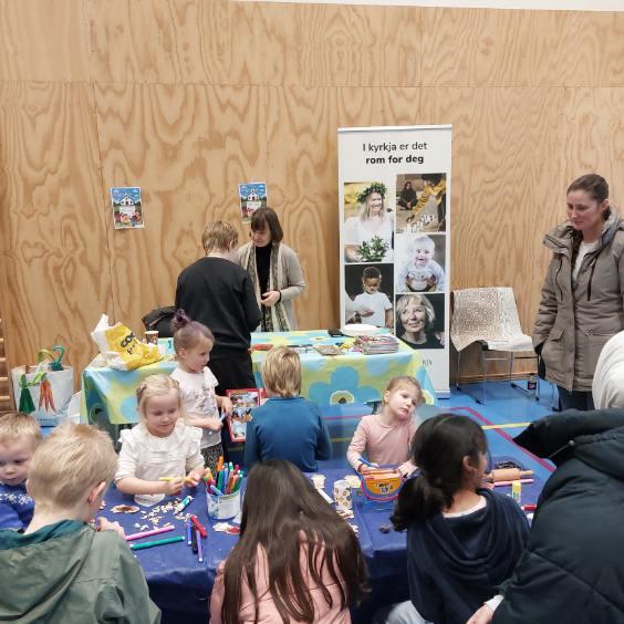 Ulvik kyrkja hadde aktivitetar for born.