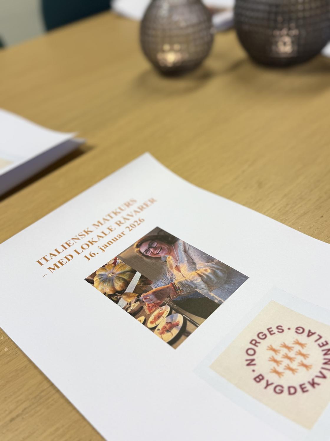 Hefter som kursdeltakerne kan skrive i, men kursholder ønsker ikke å opplyse eksakte mengder og fremgangsmåter, dette må man føle på selv, og lage seg sin helt egen versjon