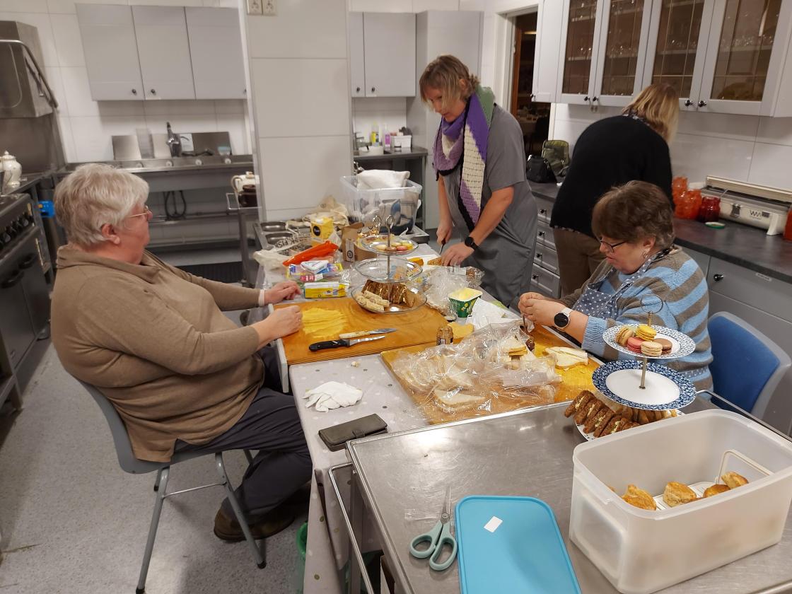 Kjøkkengjengen er i sving. Foto: AK