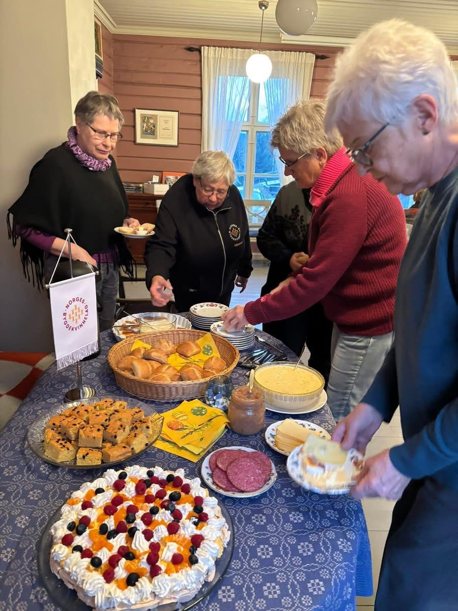 Alt må fordøyes og det hjelper på med deilige eggeretter laget av egg vi fikk i bursdagspresang