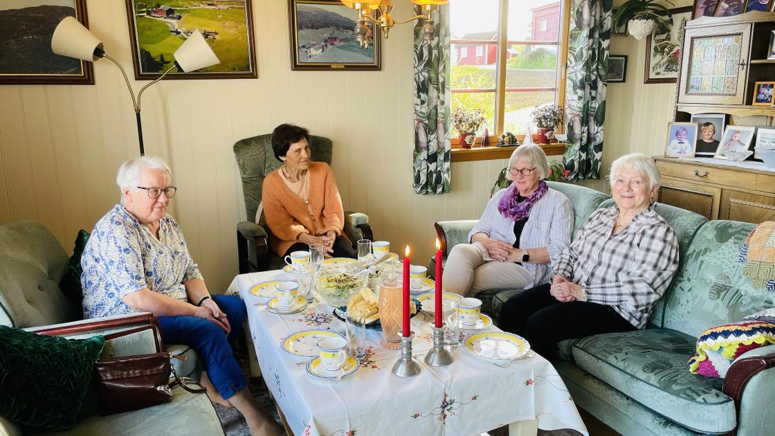 Peggy, Aud Brit, Alfhild og Mariann.