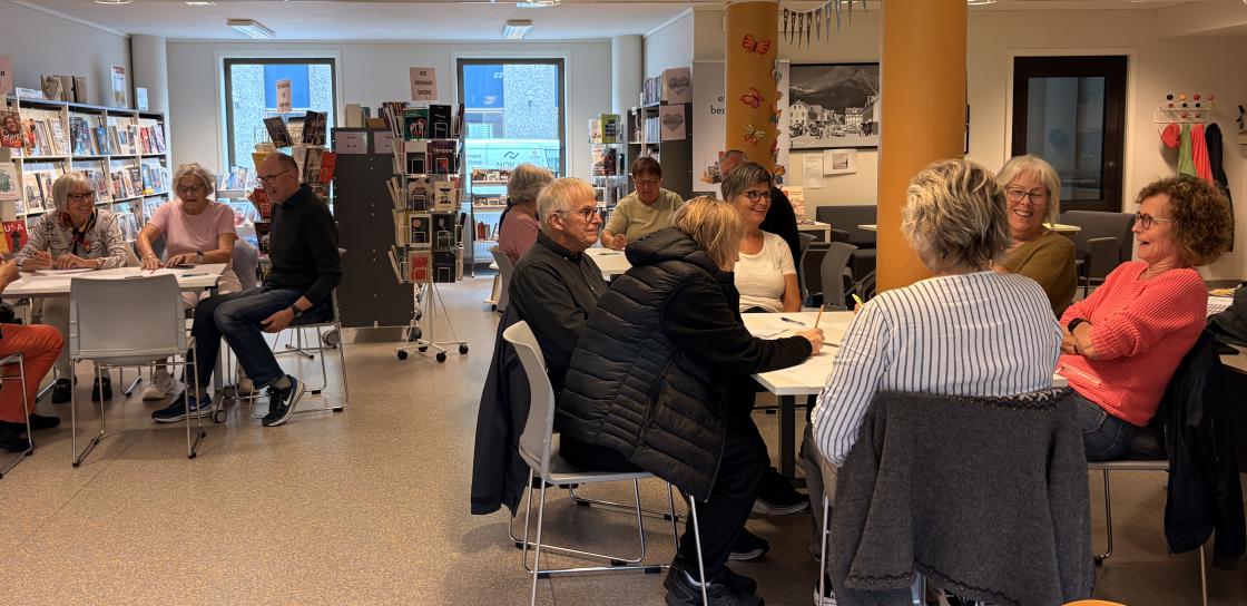 3 fulle bord sette alle klutar til.