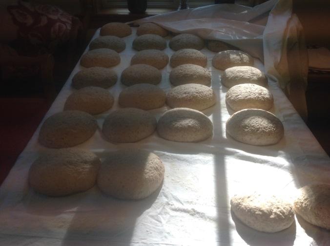 Brødbaking. Foto Kirsti Lund