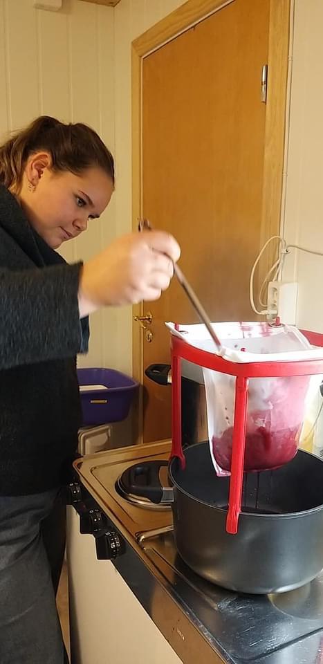 Her vert safta silt i eit klede