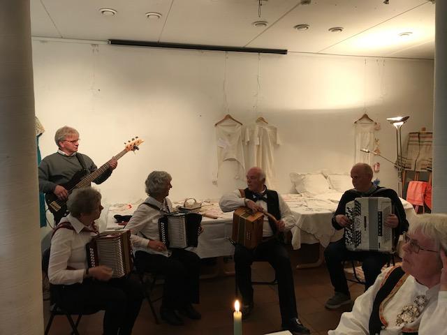 Andersens orkester spilte og underholdt. Foto: Trine Evensen Andersens orkester spilte og underholdt. Foto: Trine Evensen