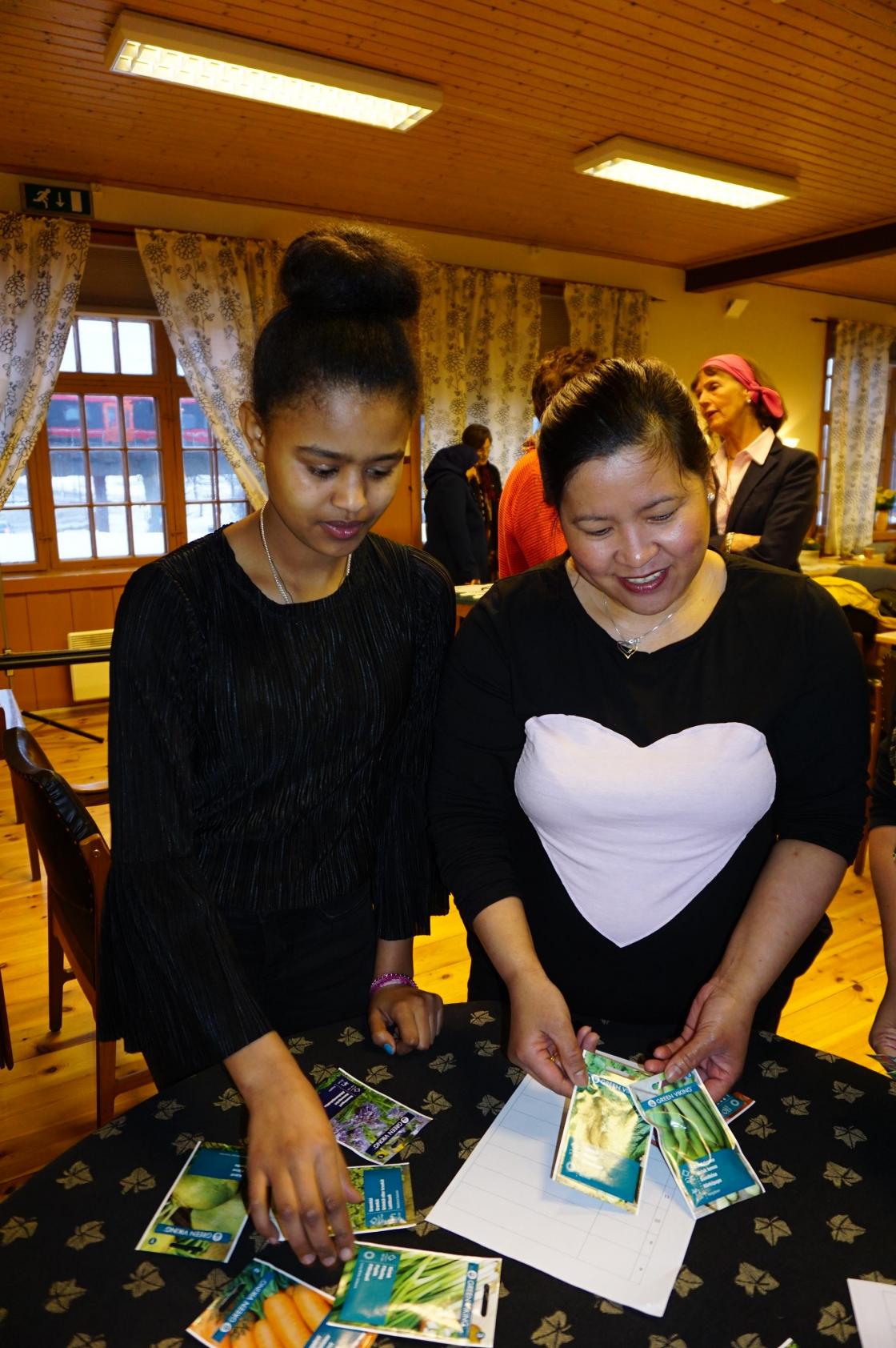 Aron og Marlody velger frø!