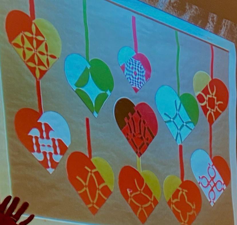 Flettekurver i glanset papir, i mange farger og varianter