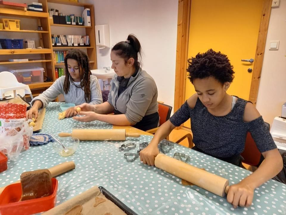 Vi kjevler, mamma hjelper til