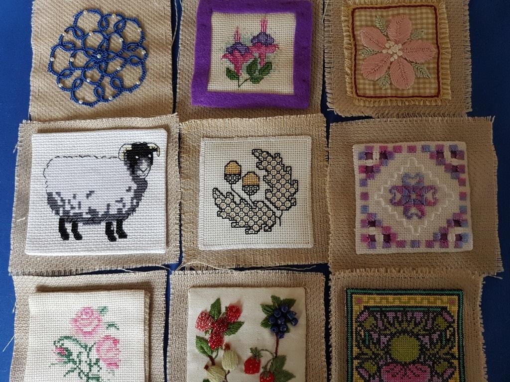 Små broderier 2017: I forbindelse med 100 års jubileet bidrar alle de 700 lokallagene med et lite broderi som skal settes sammen til et stort banner.