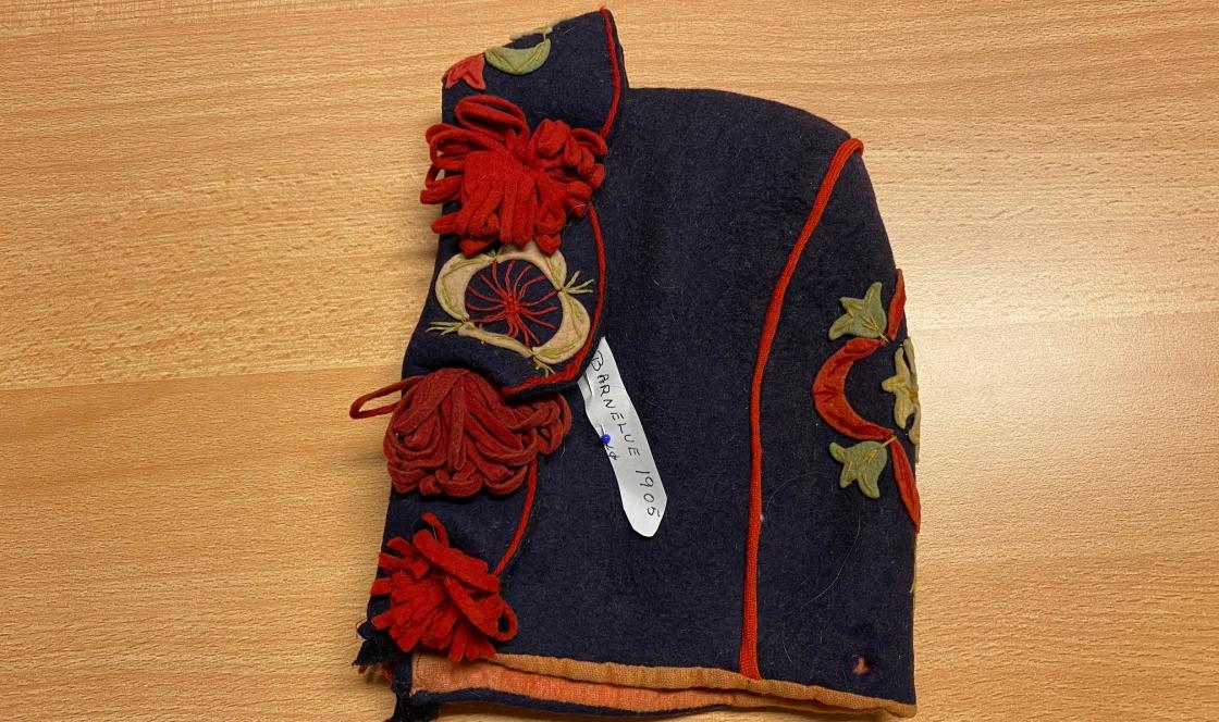 Brodert barnelue fra 1905