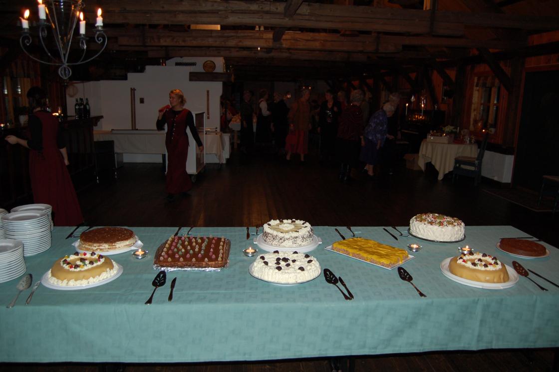 Fra julemøte på Karlsvik, Festkomiteens flotte kaker!