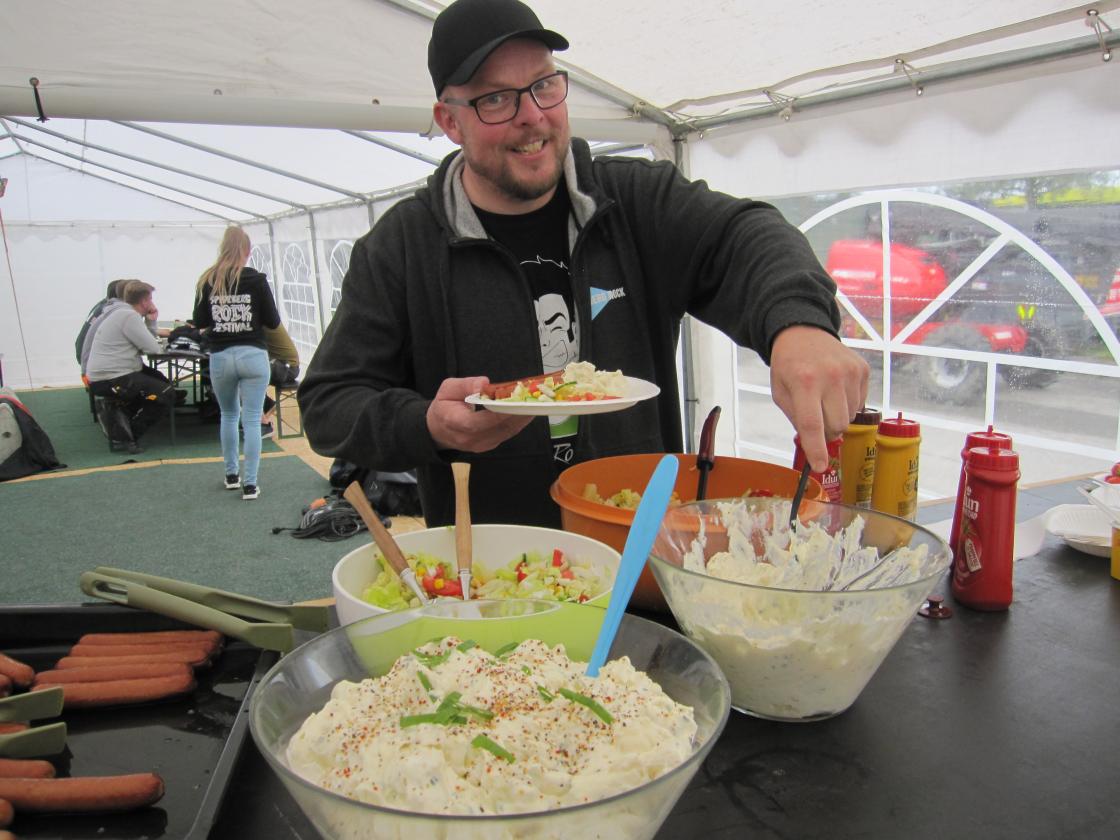 Eddy vil gjerne ha middag