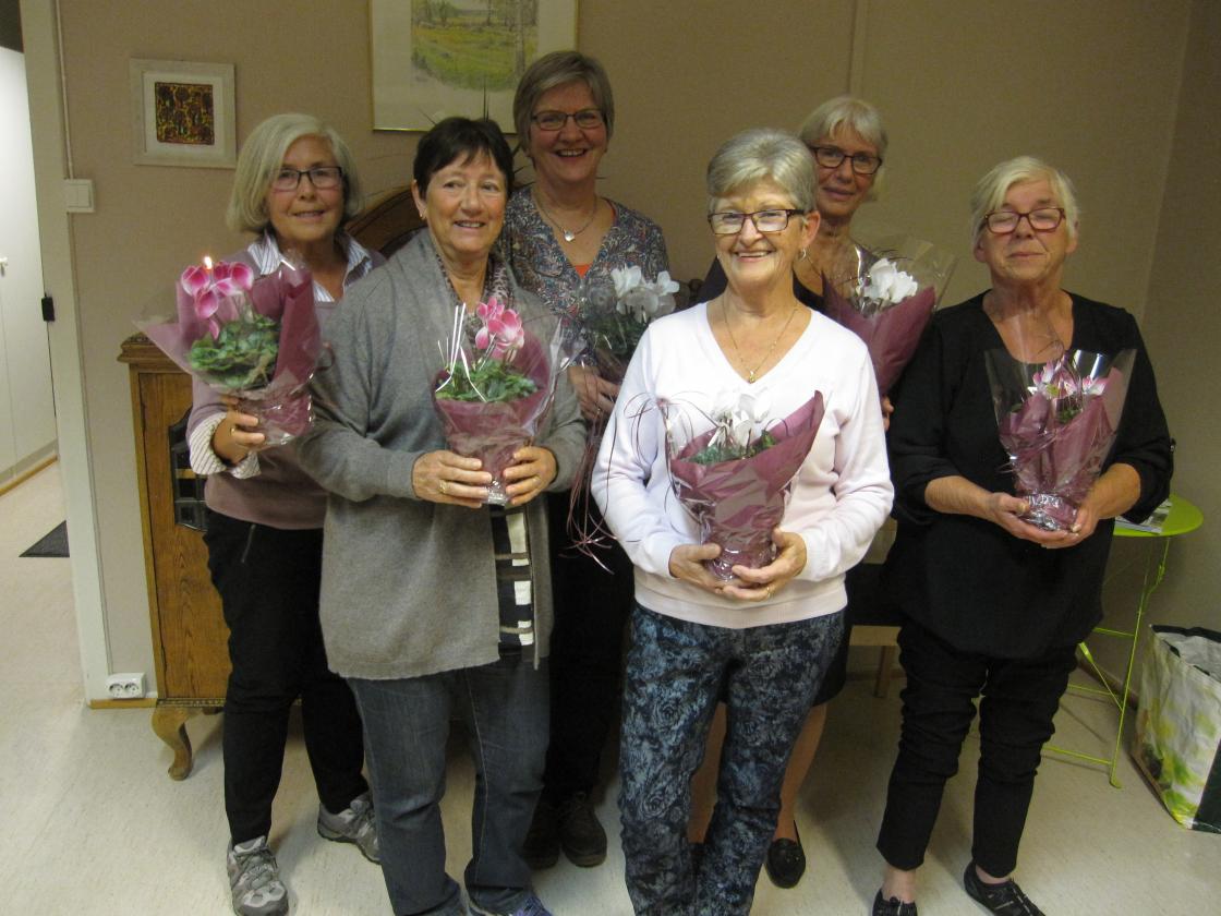 En blomstertakk til de som gikk ut av styret og kommiteer