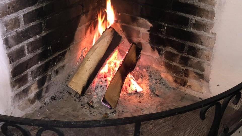 Godt med fyr på peisen