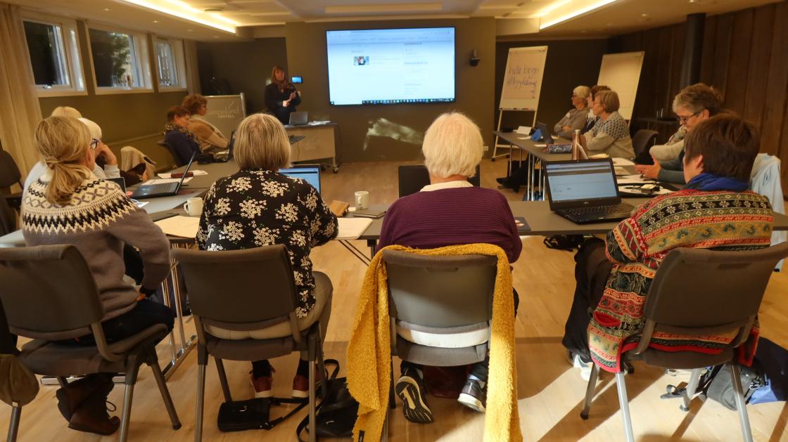 Korleis lage ei nettside til laget vårt?