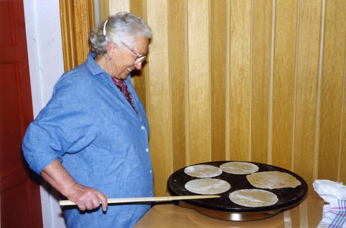 Stefanija Stipinovic styrer steken på takka