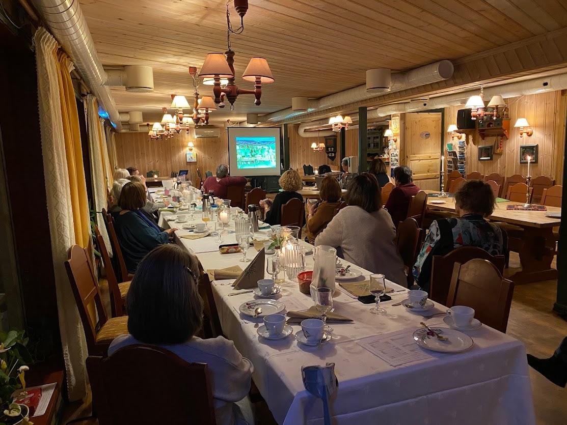 Judith viste bilde frå aktivitetar i Vbk.