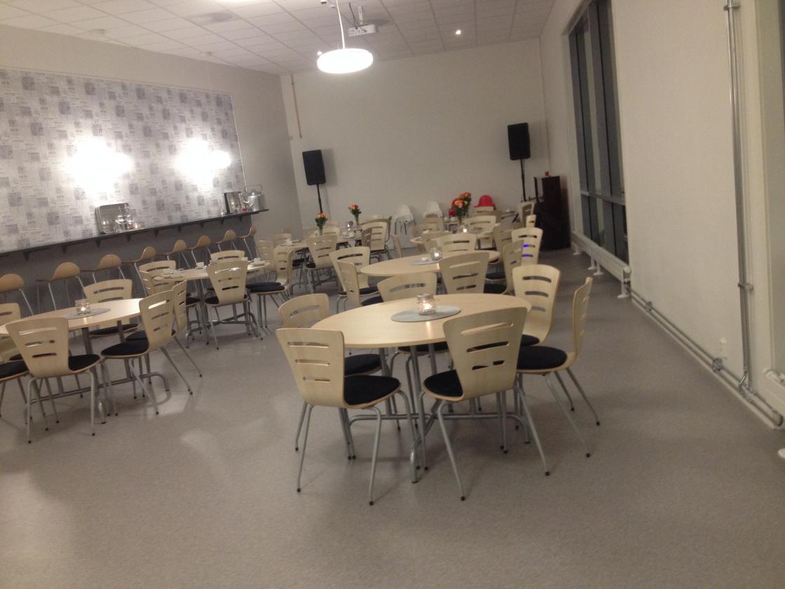 En lys og fin &amp;quot;spisesal&amp;quot;.