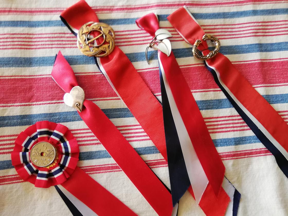 Gamle sløyfer blir som nye etter et dykk i smykkeskrinet.