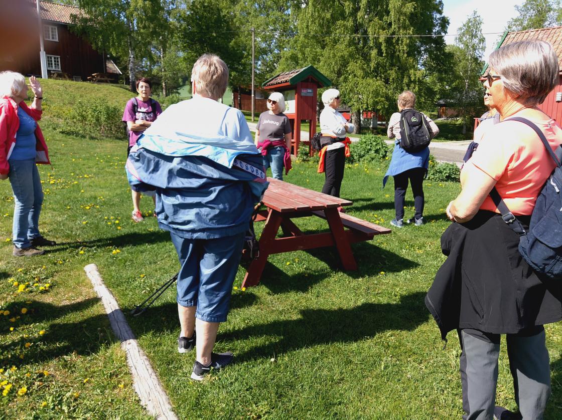 Kari Jemtland Moen gir oss historie om Eiktunet.