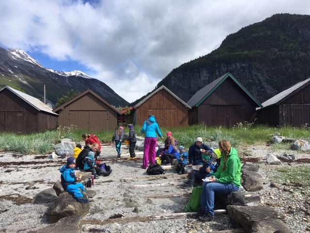 Mat må til for store og små!