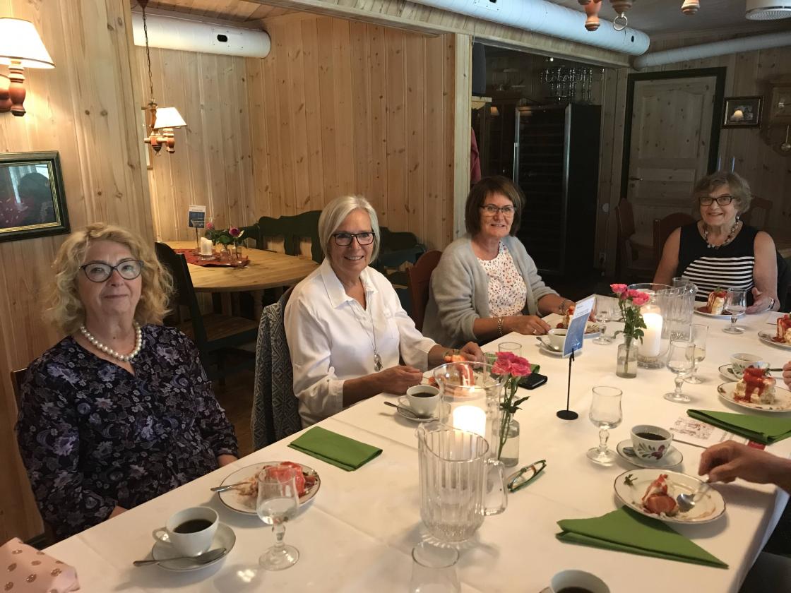 Fornøgde damer etter kursinnsatsen!