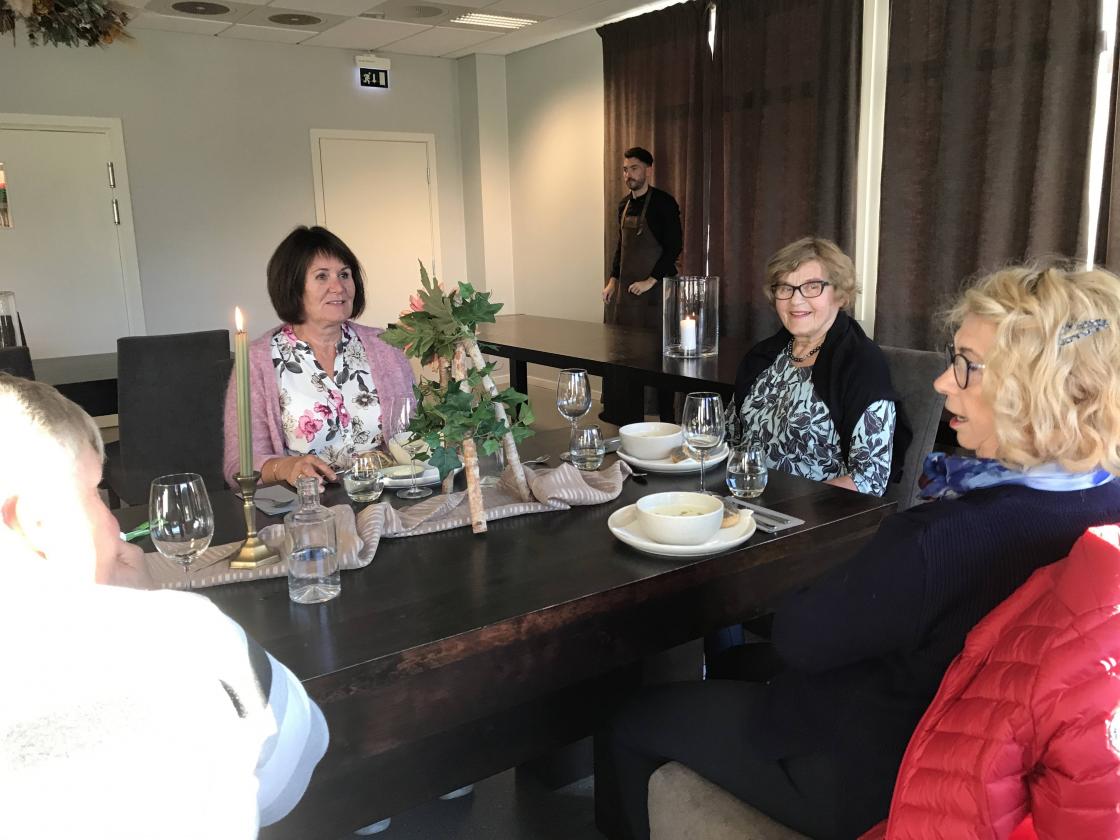 Praten gjekk også om kva som skjer vidare utover hausten.