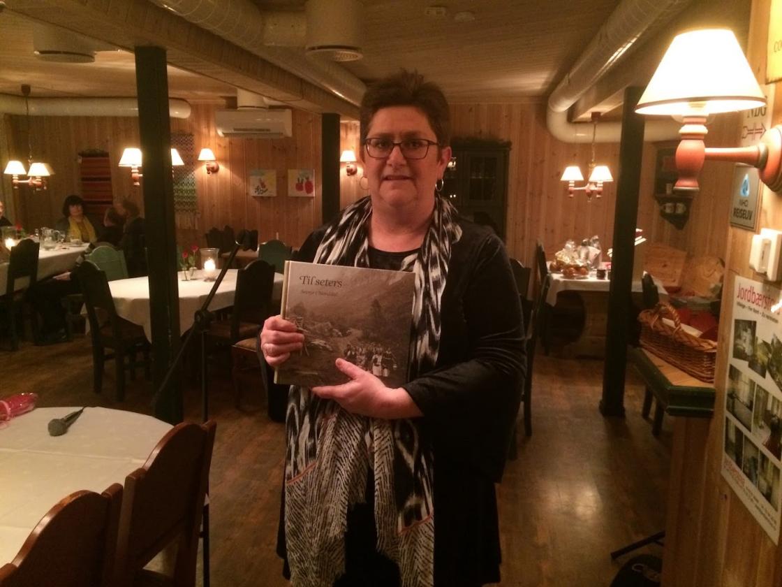 Fylkesleiaren, Monika Frisvold Vågan, på besøk.