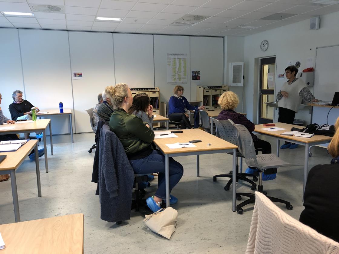 Laurdag var 17 damer frå ulike kommunar på organisasjonskurs.