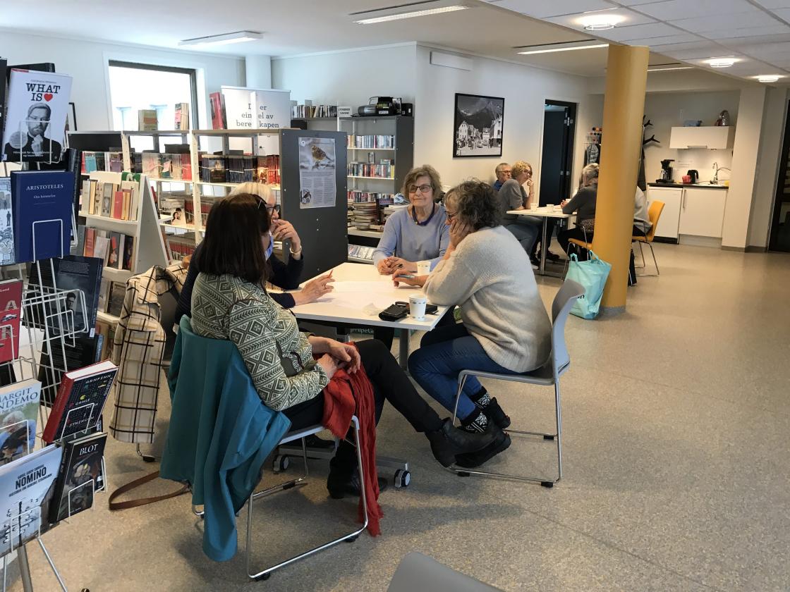 3 kunnskapsrike, jamne lag!