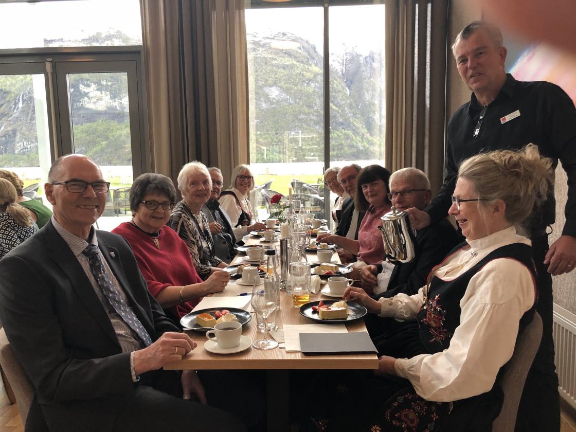 Klar for karamellpuddingen!