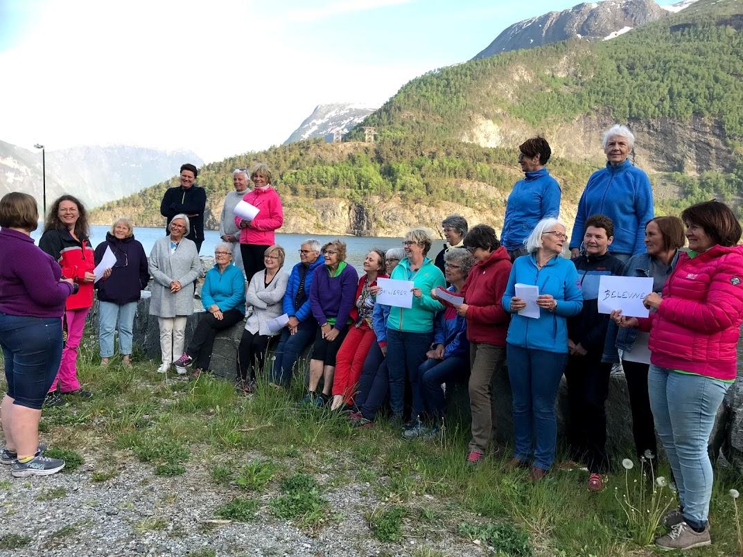 Helle Berger hadde eit prosjekt med bokstavdikt for kvart lag. Moro!