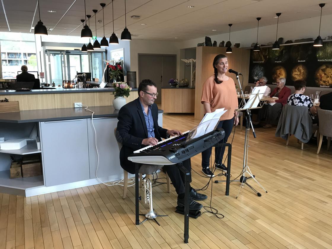 Musikarar i særklasse,- Petter Lingaas og Kari Anne Vikene.