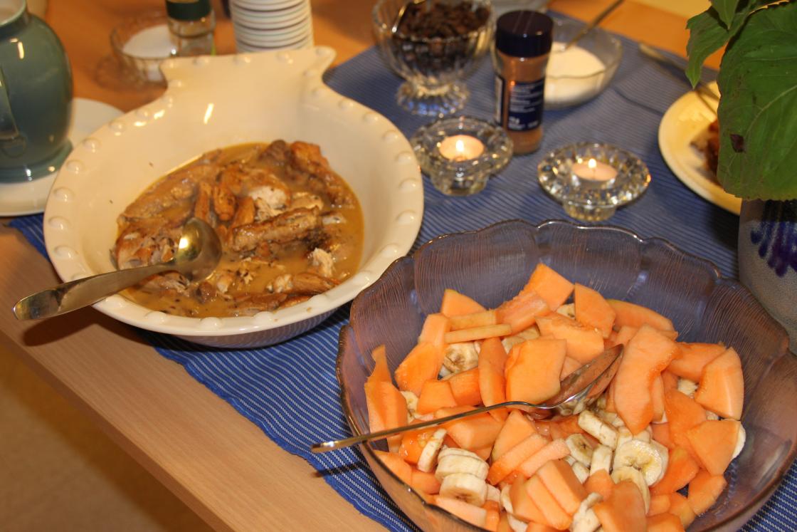 Hammerkylling med karve og salat av kantalopemelon og banan