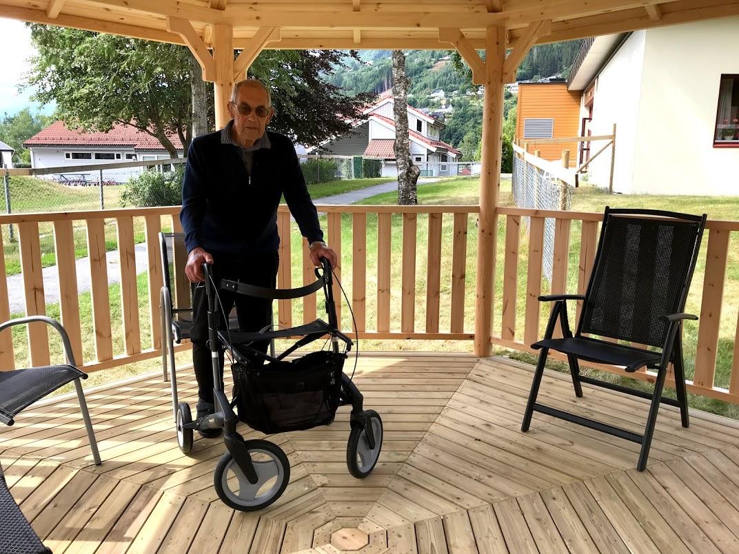 Olav måtte prøve rampen, og det gjekk fint å kome seg inn.