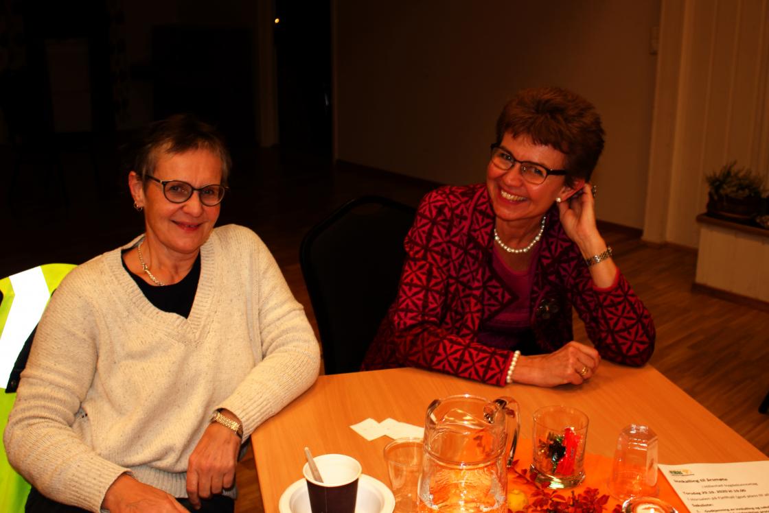 Blide kusiner: Sigrid Lian og Kathrine Kleveland