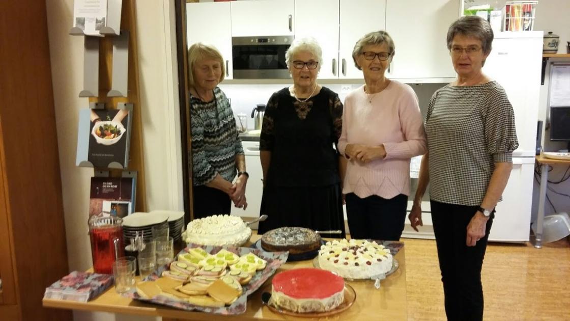 Kafegruppa klar til innhogg. Mykje godt har dei laga!